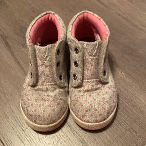 Toms no laces sneakers Size 6